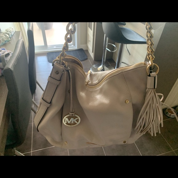 Michael Kors purse - Picture 2 of 4